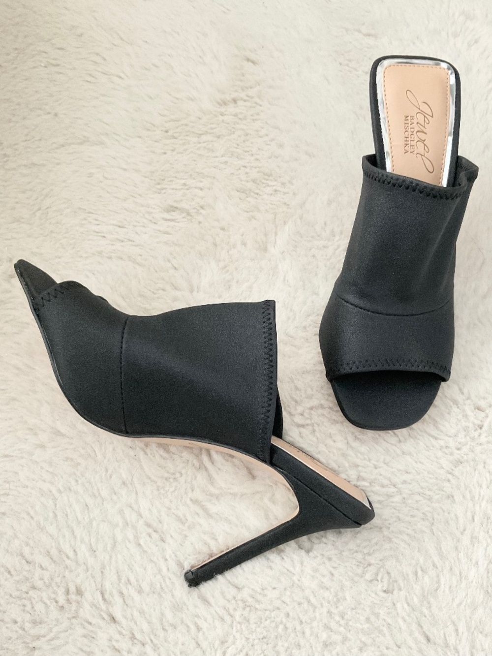 NEW Badgley Mischka Fabric Mules ,, 5.5